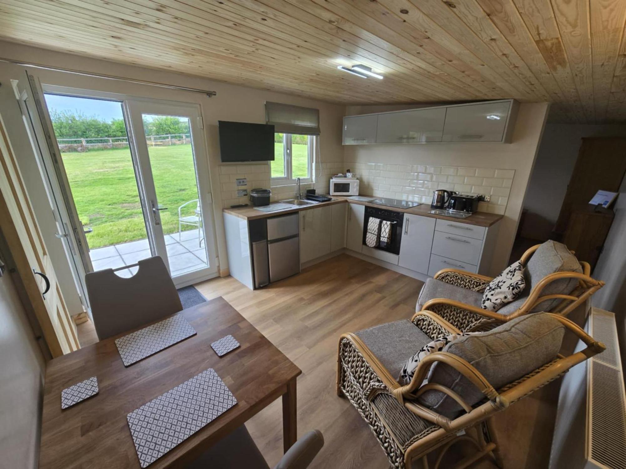 Dunroaming Cabin Pendine Exteriör bild